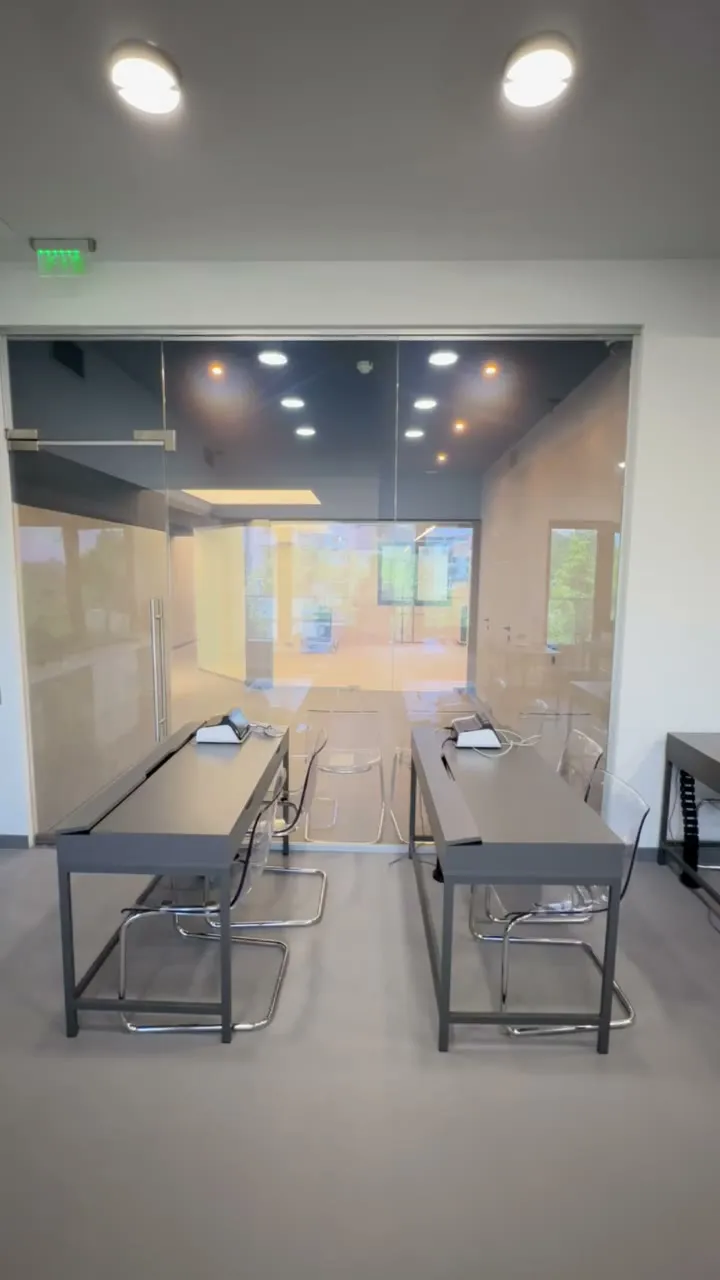 Folie inteligentă pentru birouri — proiect Inovatek