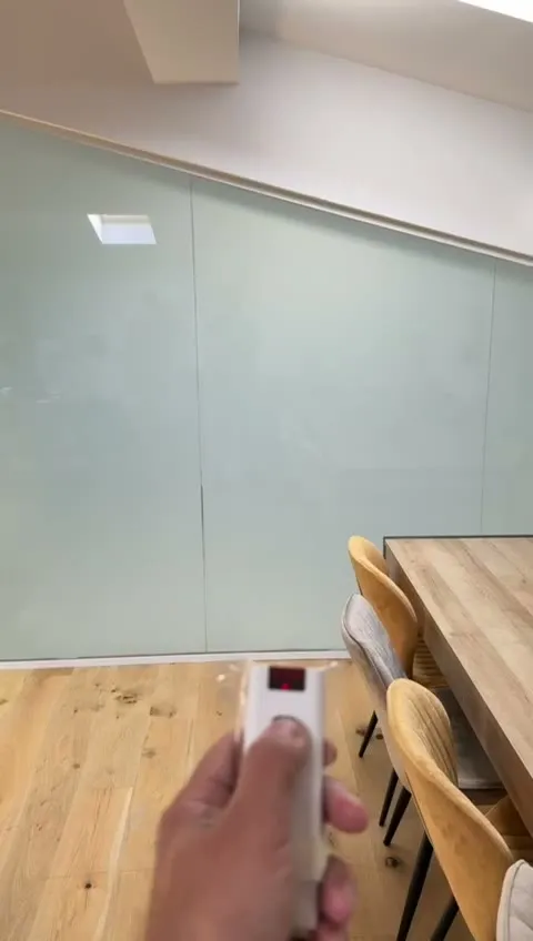 Smart film pentru clinici medicale — proiect Inovatek