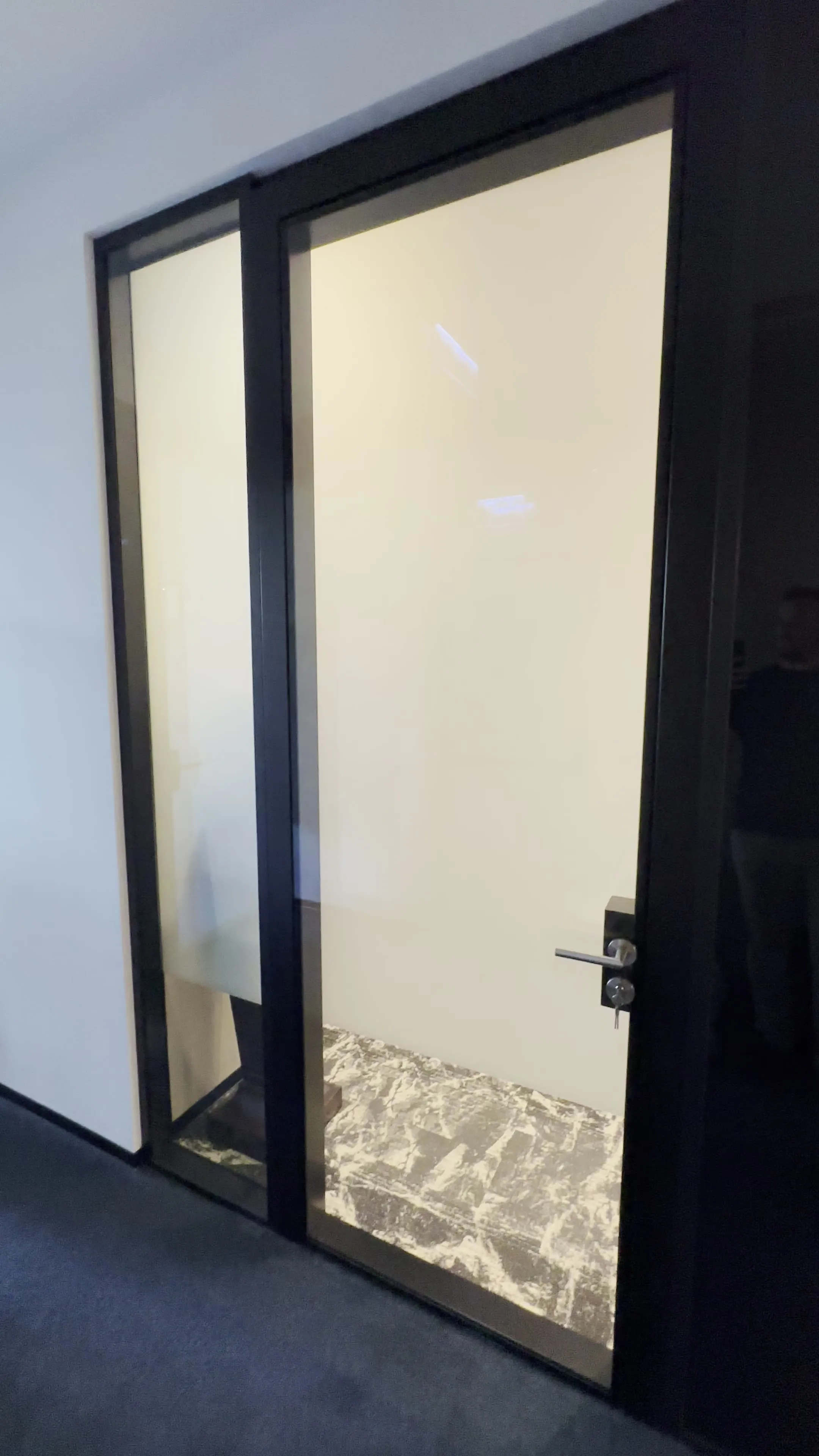 Smart film pentru hoteluri și restaurante — proiect Inovatek