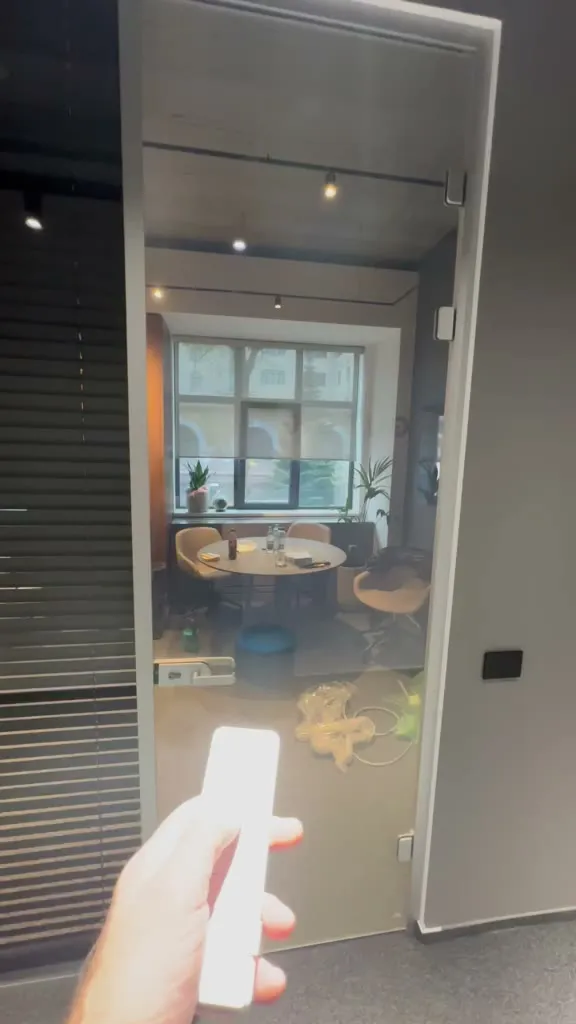 Smart film pentru hoteluri și restaurante — proiect Inovatek