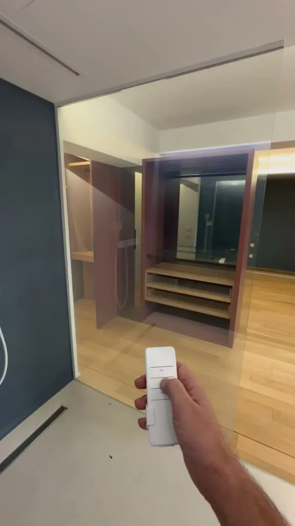 Smart film pentru hoteluri și restaurante — proiect Inovatek