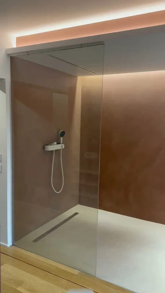 Smart film pentru hoteluri și restaurante — proiect Inovatek